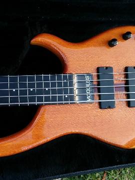 Modulus Quantum Fretless 5-String Electric Bass w/case!!